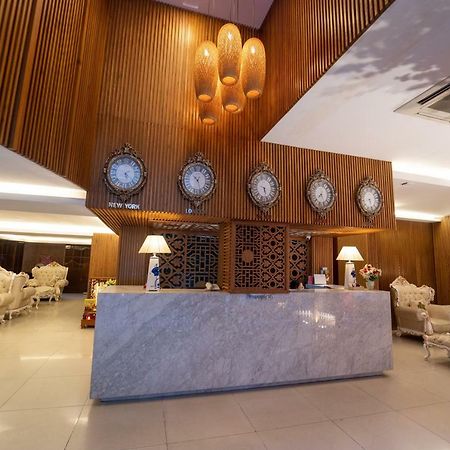 The White Hotel 8A Thai Van Lung Хошимин Экстерьер фото
