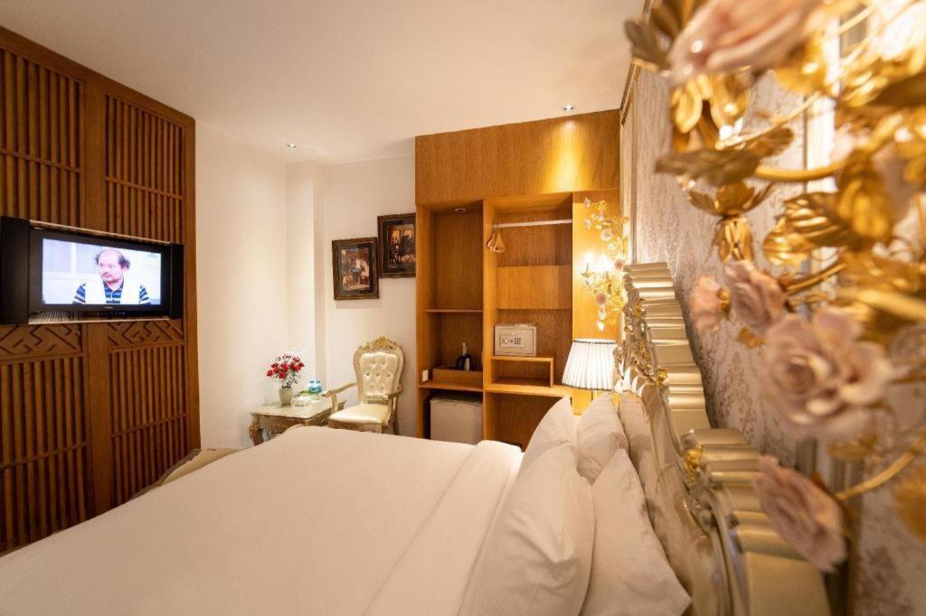 The White Hotel 8A Thai Van Lung Хошимин Экстерьер фото